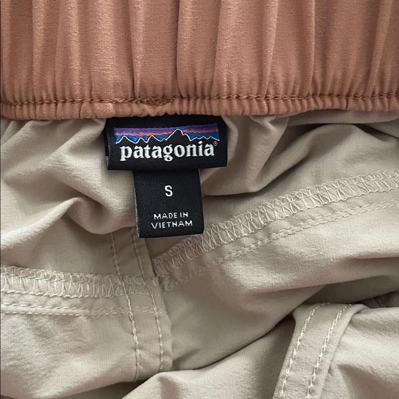 Patagonia Outdoor Everyday shorts, Size Small - Picture 8 of 11